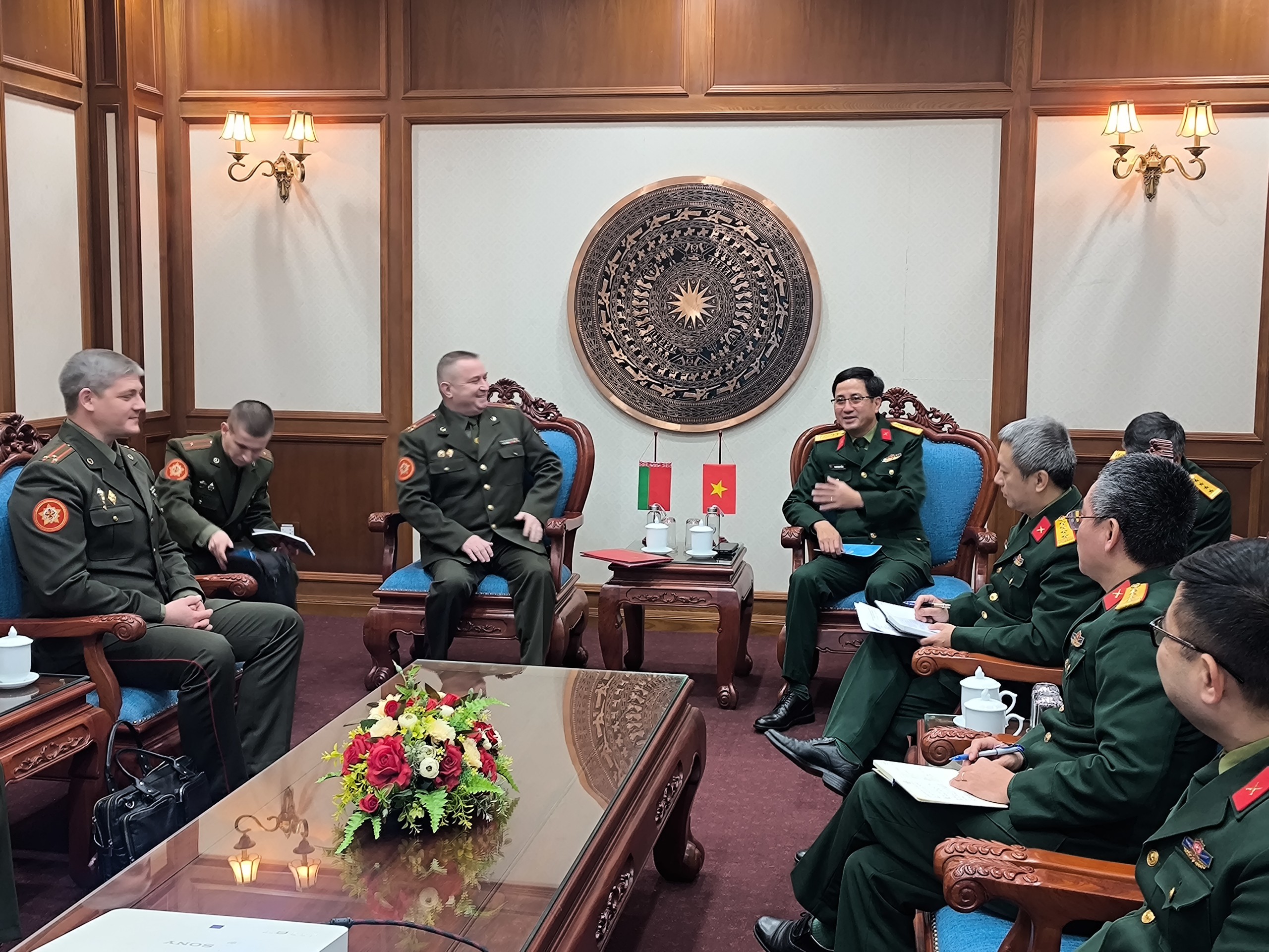 /UploadStore/admin/231220 Doan cong tac BQP Belarus tham C22/006.jpg